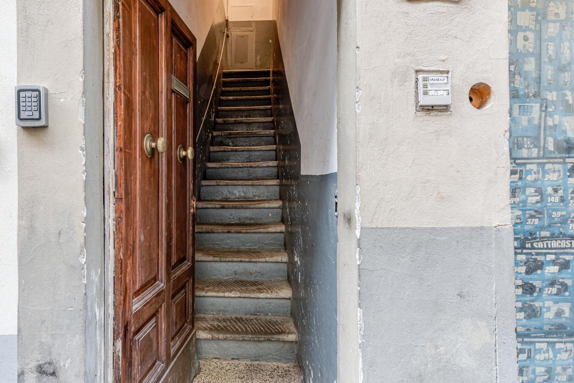 Leonardo Apartment