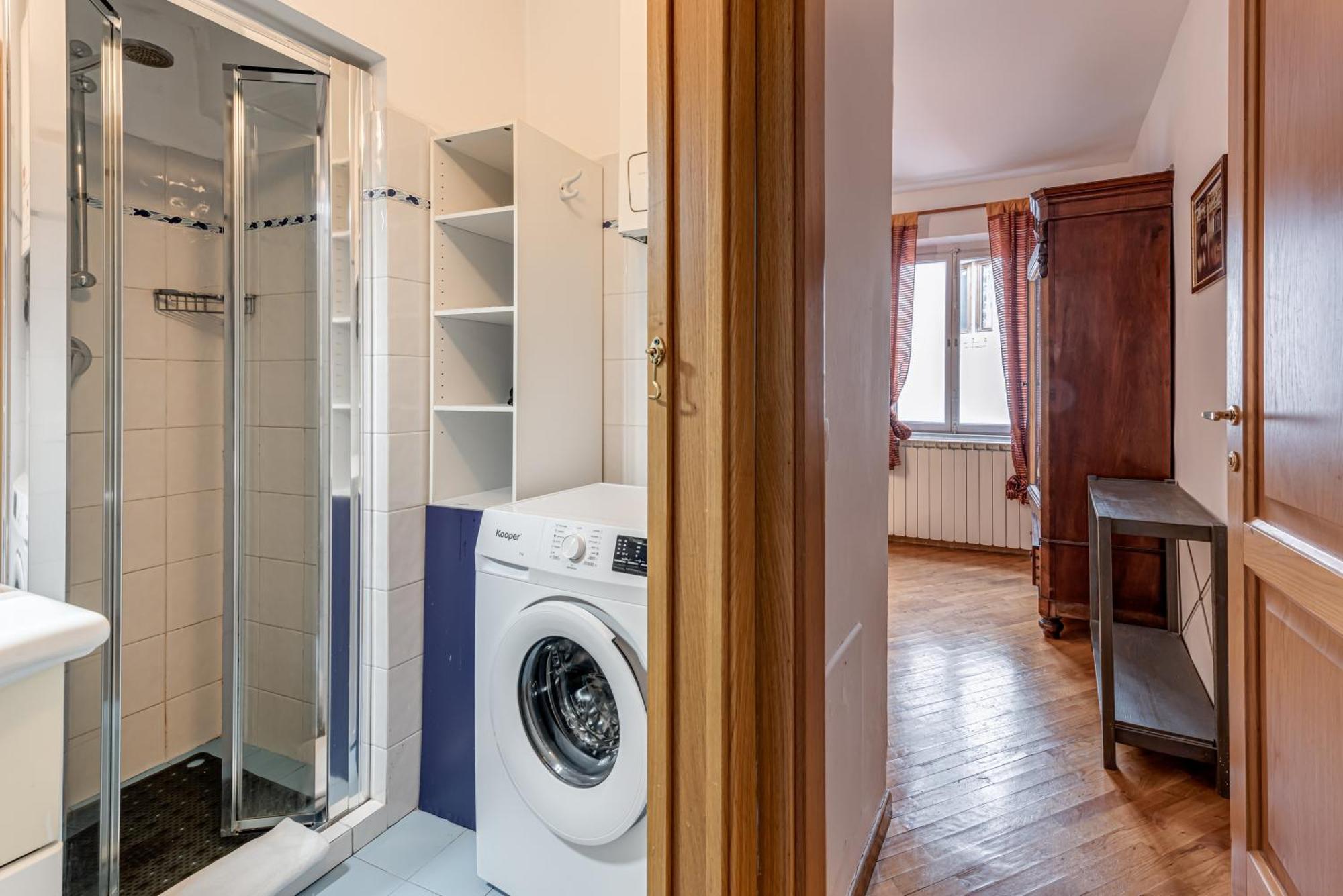 Leonardo Apartment *
